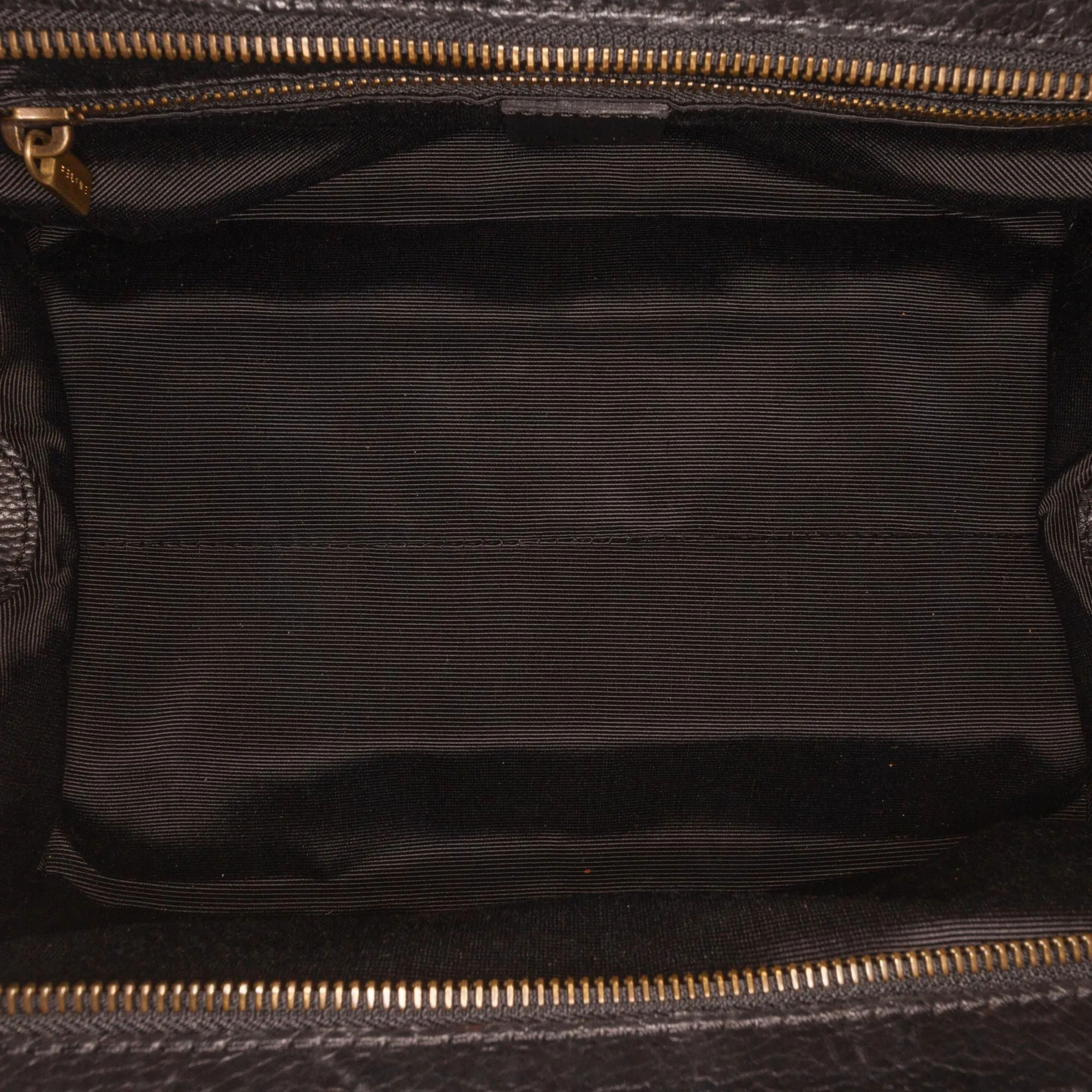 Celine Leather Handbag (SHG-vNTuaf)