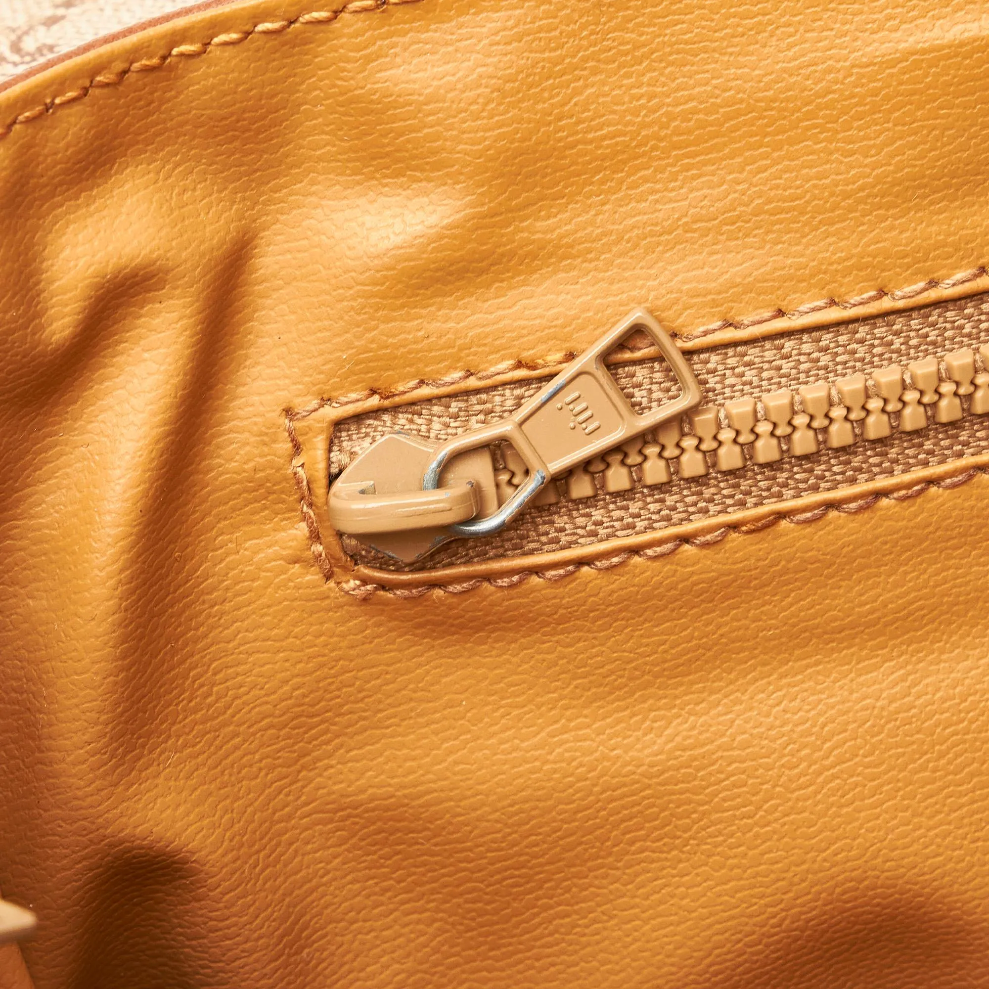Celine Macadam Handbag (SHG-cPeAFS)