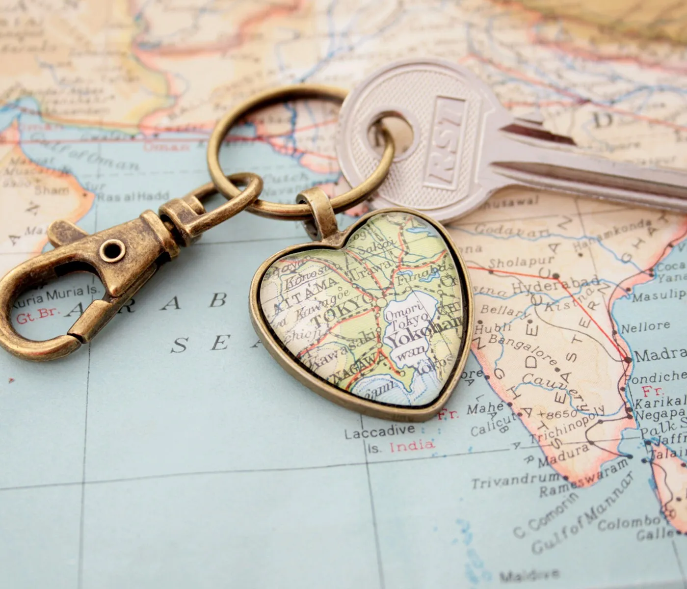 Custom Map Heart Keychain Personalised Keyring I Mother's Day Gift for Mom I Heart Map Key Fob