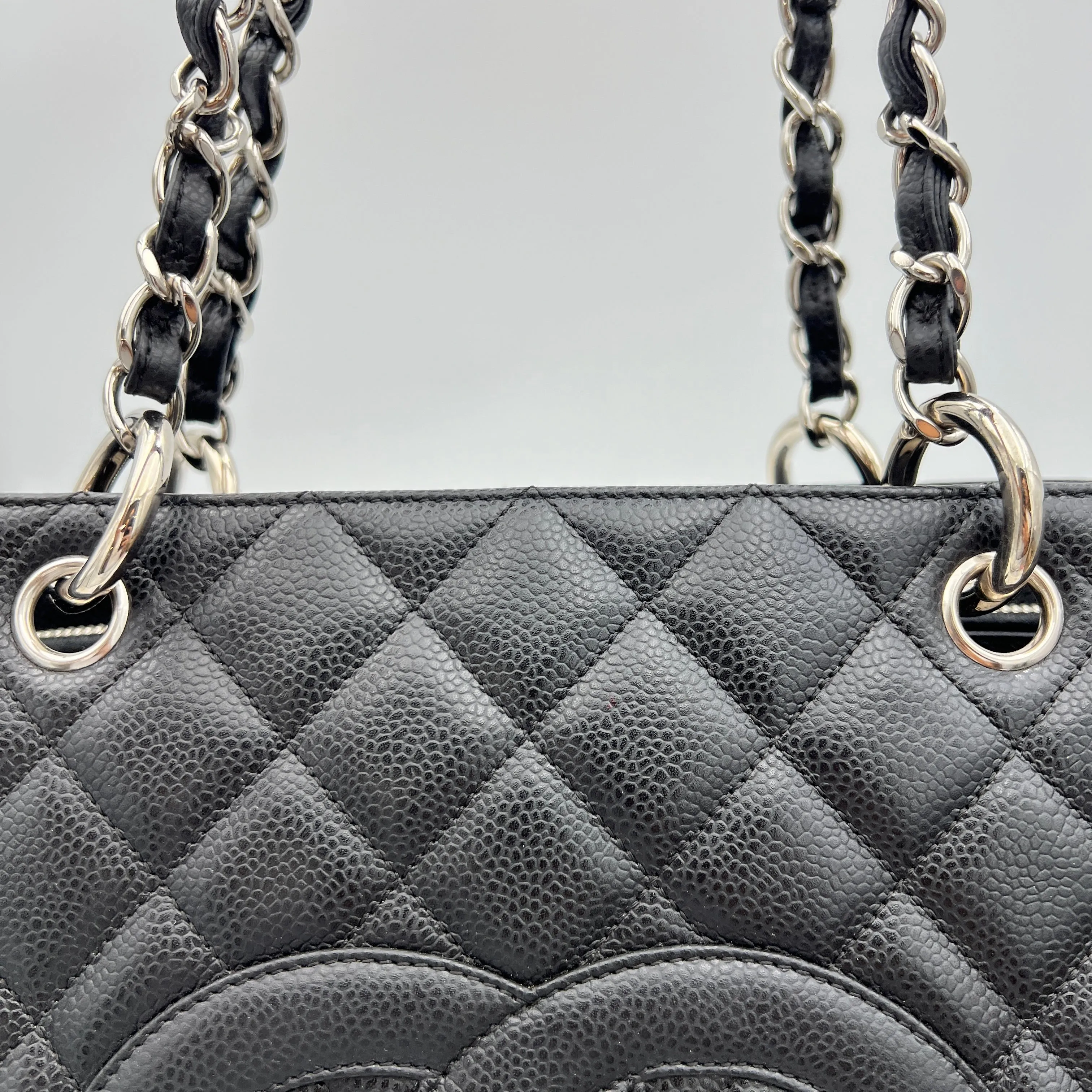 GST Black Tote Bag in Caviar Leather, Silver hardware