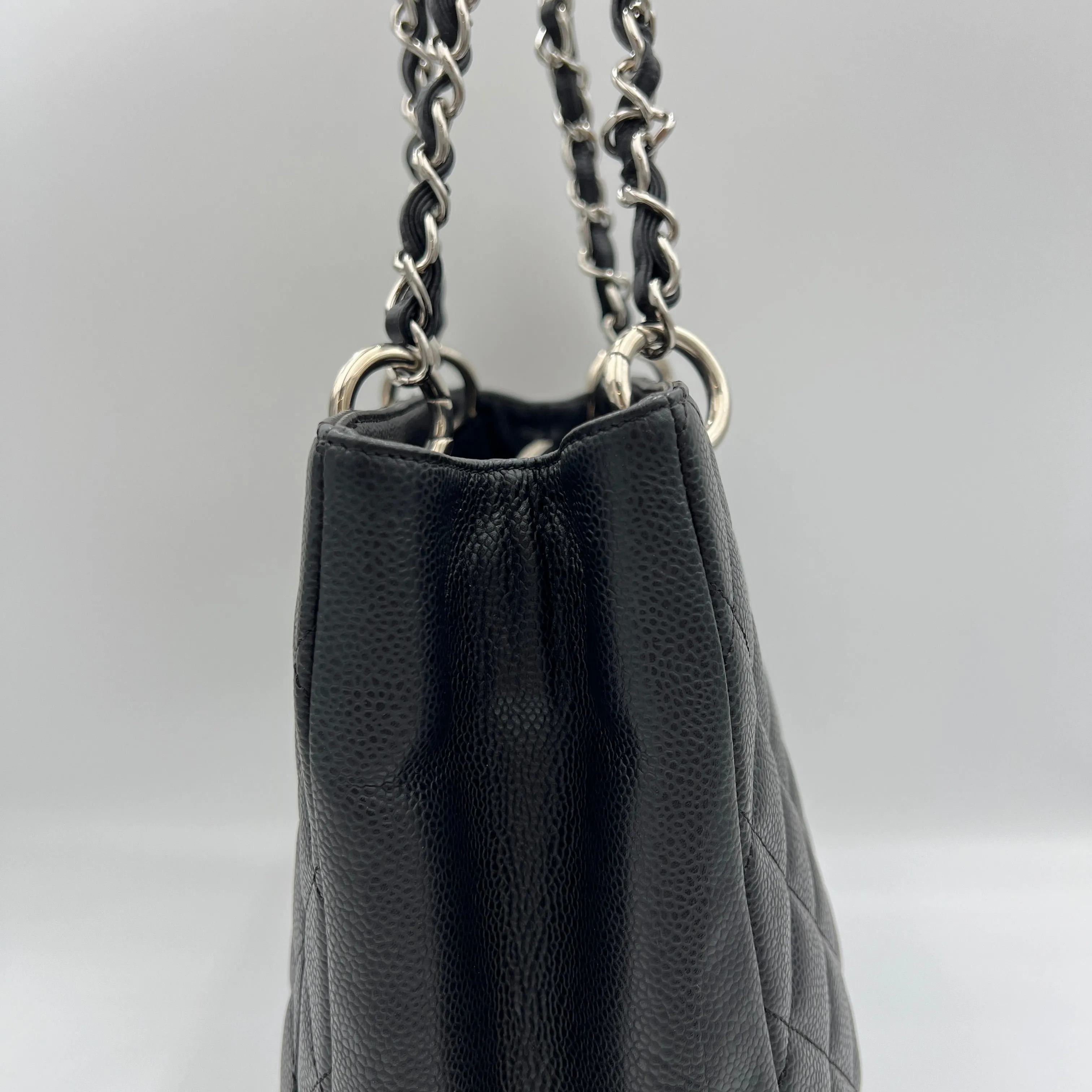 GST Black Tote Bag in Caviar Leather, Silver hardware