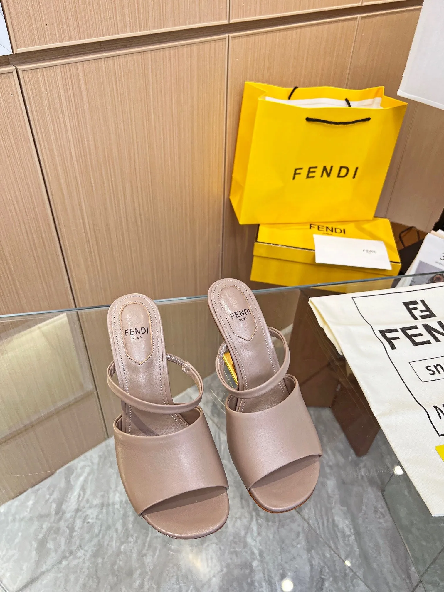 SE1152 FF First High-Heeled Sandals / Size5-11