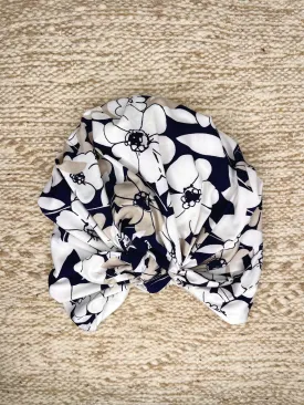 White and midnight blue flowers